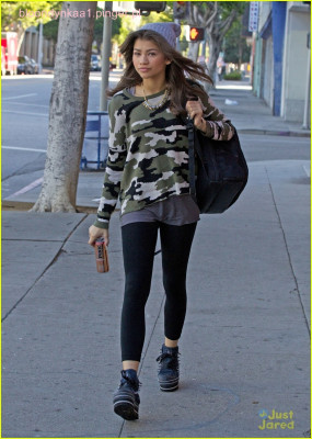 Zendaya - Los Angeles 03/10/2013
