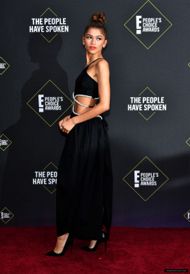 Zendaya - 45th People&#039;s Choice Awards in Santa Monica 11/10/2019