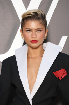Zendaya – at Louis Vuitton S/S 2025 Show Paris Fashion Week