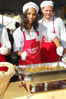 Zoe Saldana pic #237601