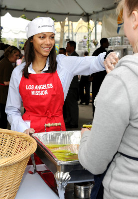 Zoe Saldana pic #388484