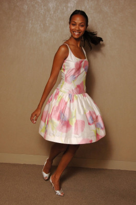 Zoe Saldana pic #281799
