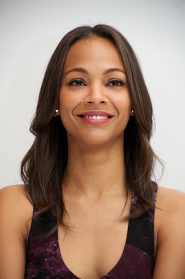 Zoe Saldana pic #415066