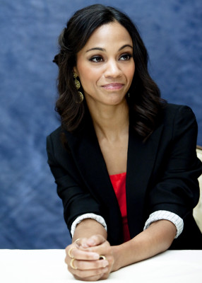 Zoe Saldana pic #393355