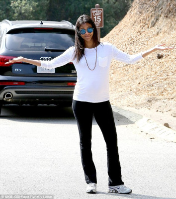 Zoe Saldana pic #756114