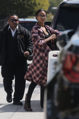 Zoe Saldana pic #1057123