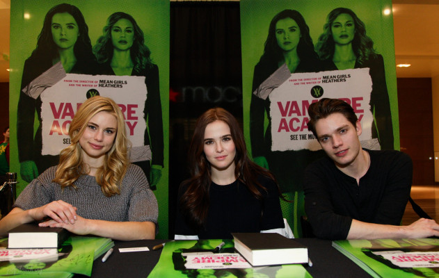 Zoey Deutch pic #696892