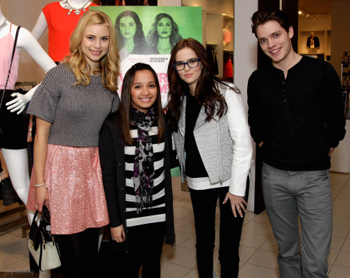 Zoey Deutch pic #696894