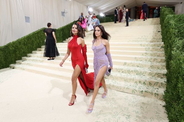 Zoey Deutch-Met Gala 2021