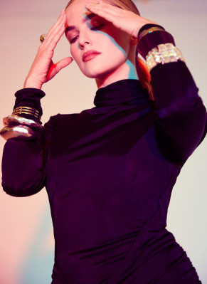 Zoey Deutch for WWD (August 2022)