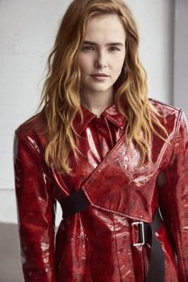 Zoey Deutch - Alexa 2018