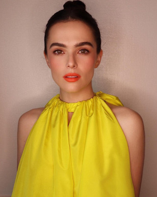 Zoey Deutch