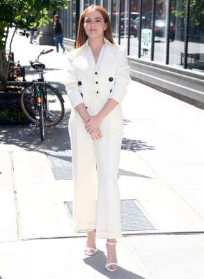 Zoey Deutch-BUILD Series