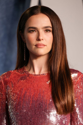 Zoey Deutch - Vanity Fair Oscar Party in Beverly Hills 03/12/2023