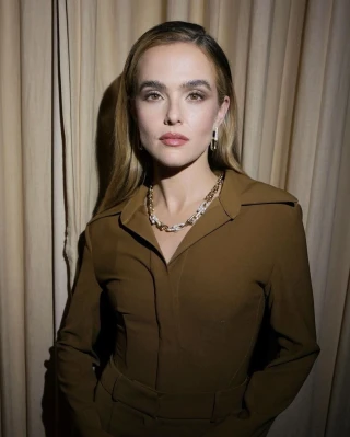 Zoey Deutch 12/07/2022