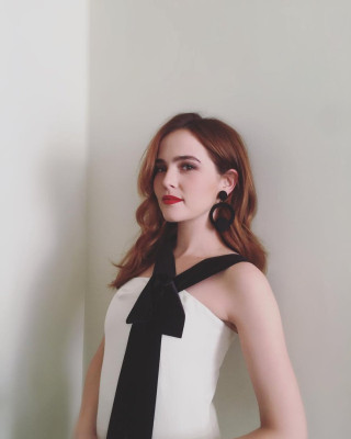 Zoey Deutch pic #975426
