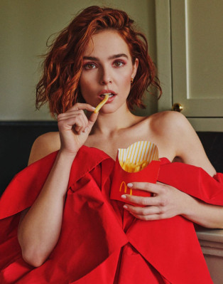 ZOEY DEUTCH for Sbjct Journal, February 2020