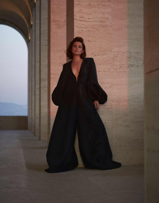 ZOEY DEUTCH in L’Officiel Magazine, November 2019