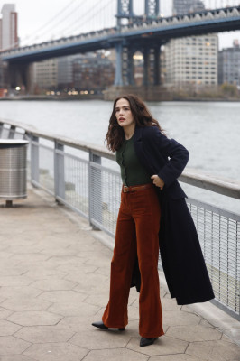 Zoey Deutch-Set of Something from Tiffany’s in NY