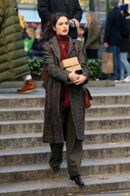 Zoey Deutch-Set of Something from Tiffany’s in NY