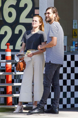 Zoey Deutch pic #1074735