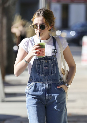 Zoey Deutch pic #1026242