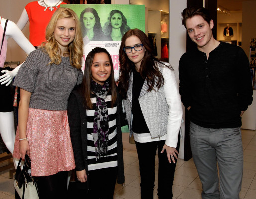 Zoey Deutch pic #698835