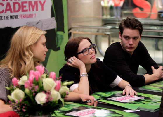 Zoey Deutch pic #698836