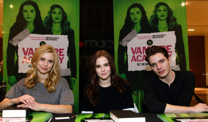 Zoey Deutch pic #698833