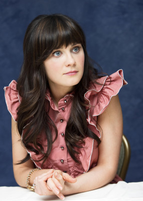 Zooey Deschanel pic #389101