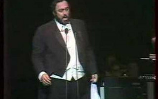 Luciano Pavarotti - E lucevan le stelle (Tosca) Budapest 1991