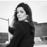 Julie Gonzalo Instagram Icon