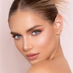 Kari Riley Instagram Icon