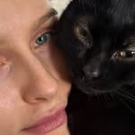 Olivia DeJonge Instagram Icon