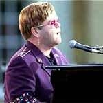 У Элтона Джона целая комната очков