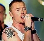 Ронан Китинг: дело об отпечатке красной помады