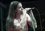 Расстаться с девственностью лидеру Red Hot Chili Peppers помог его отец