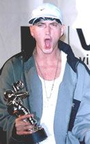 Eminem отрекся от расистской песни