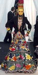 Жан-Поль Готье в роли экскурсовода