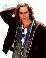 Джонни Деппу льстит внимание многочисленных поклонниц