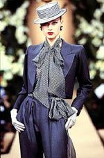 Мода: в Париже открылась персональная выставка Ива Сен-Лорана