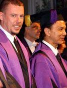 МакКуин и Джимми Чу получили новые награды