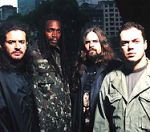 Sepultura запускают свою "Комедию"