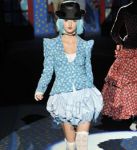 Дизайнеры отказываются от участия в Неделях моды