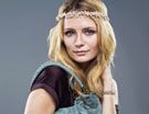 Миша Бартон представила коллекцию повязок на голову