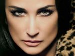 Деми Мур в новой рекламе туши от Helena Rubinstein