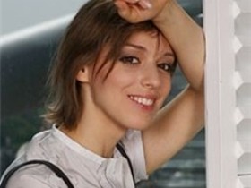 Нелли Уварова осталась без голоса и денег