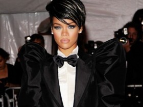 Звезды продемонстрировали свои необычные наряды