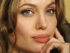 Анжелина Джоли переезжает в Португалию