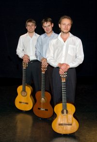 Клуб "Арт-вокзал"  концерт СПб.Трио Гитаристов